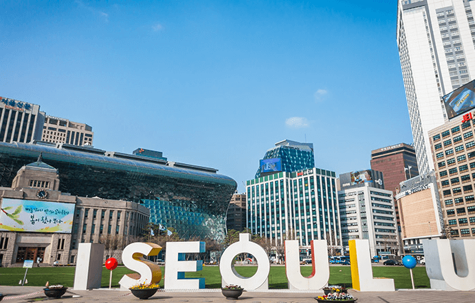 Take photo in 'I SEOUL U' zone