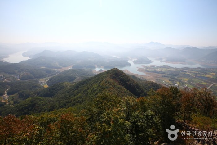Monorel Pemandangan Cheongpungho (청풍호 관광모노레일)