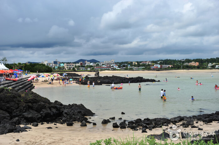 Pantai Haevich Pyoseon (표선해비치해변)