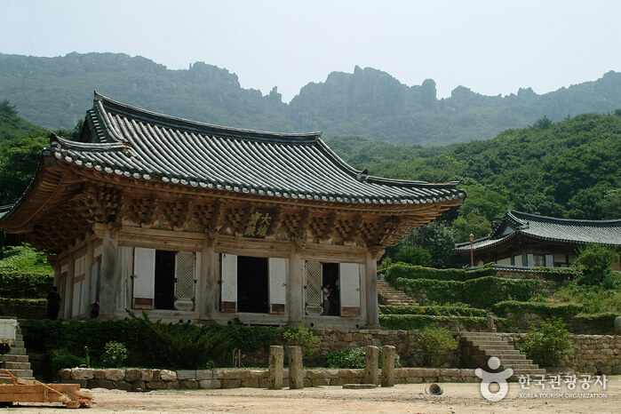 Kuil Mihwangsa (미황사)