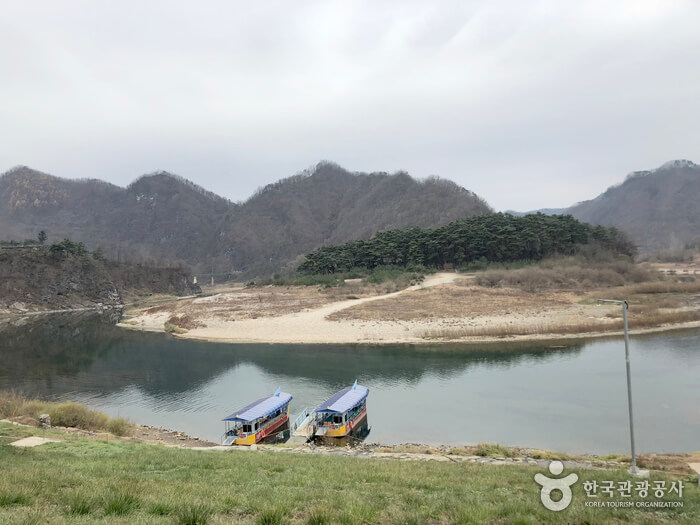 Tanjung Cheongnyeongpo - Geopark Paleozoikum Gangwon (청령포 (강원고생대 국가지질공원))