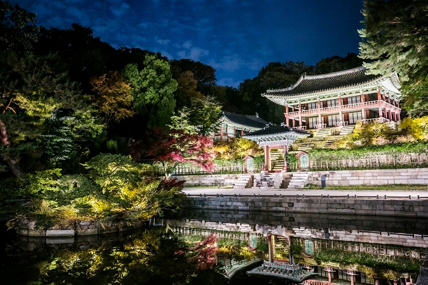 Wisata Cahaya Bulan di Istana Changdeokgung Dibuka