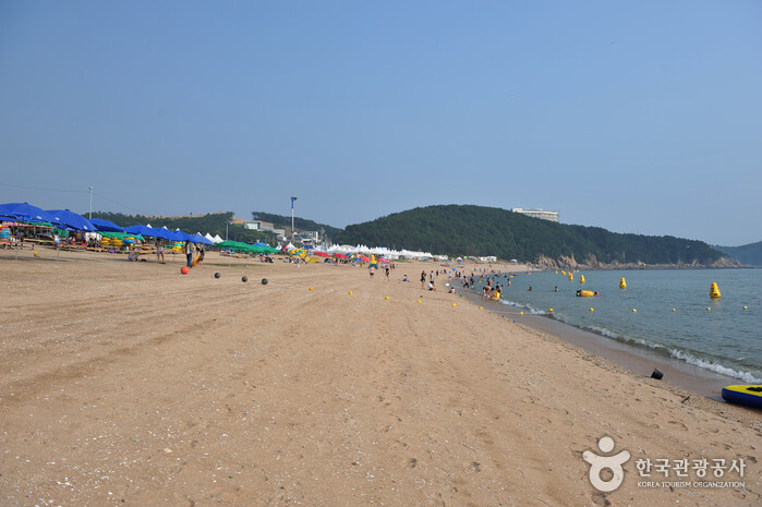 Pantai Wangsan (왕산해수욕장)