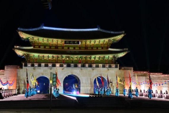 Photo_Rekonstruksi Gerbang Gwanghwamun Selesai