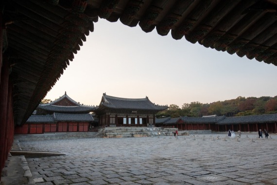 Istana Changgyeonggung (창경궁)