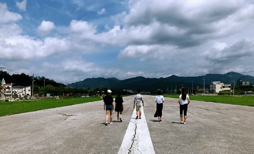 Photo_Mosan Airfield Menjadi Populer Setelah Tampil di Video Musik BTS
