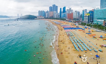 Pantai Haeundae (해운대해수욕장)