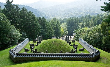 Photo_Makam Kerajaan Dinasti Joseon (Ditetapkan Tahun 2009)