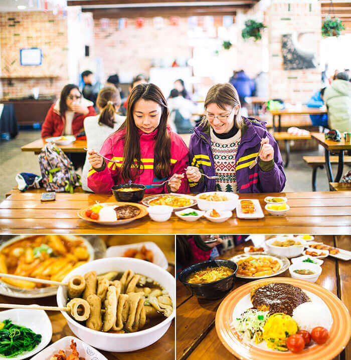 Photo_Wisatawan menikmati makanan di Ski Lodge