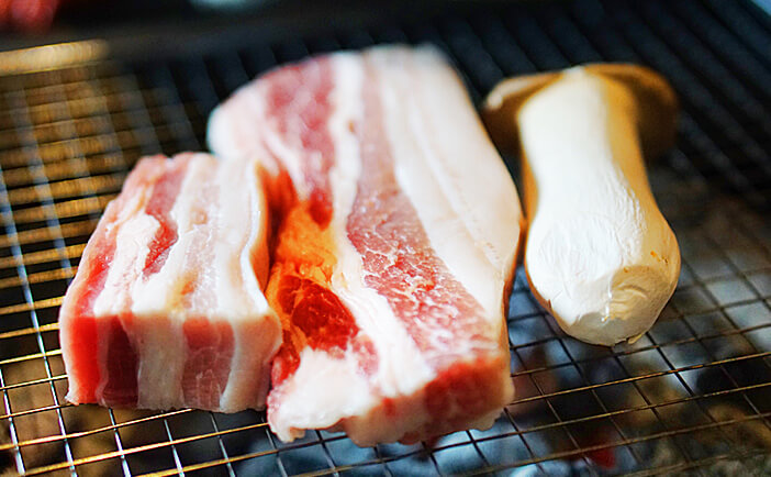 Photo_Irisan tebal daging babi hitam Gunung Jirisan dan kimchi jjigae