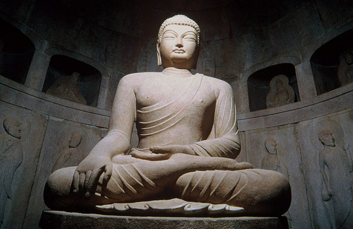 Photo_Patung utama Buddha di Gua Seokguram