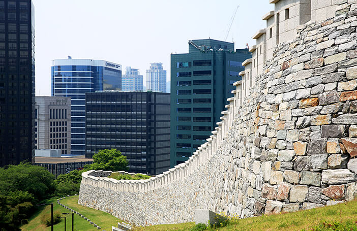 Photo_Tembok Kota di sepanjang Jalur Gerbang Sungnyemun