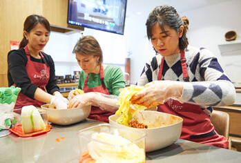 Photo_Pengalaman membuat kimchi di Museum Kimchikan