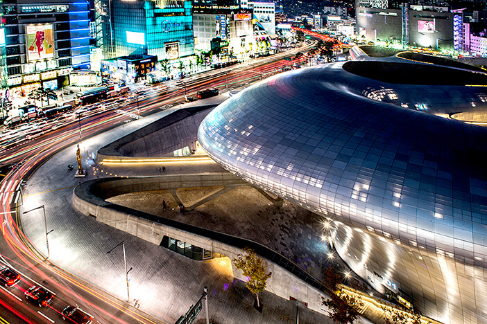 Photo_Nikmati pemandangan malam setelah makan malam di Dongdaemun Design Plaza