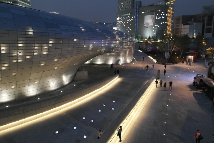 Dongdaemun Design Plaza (동대문디자인플라자 (DDP))-12