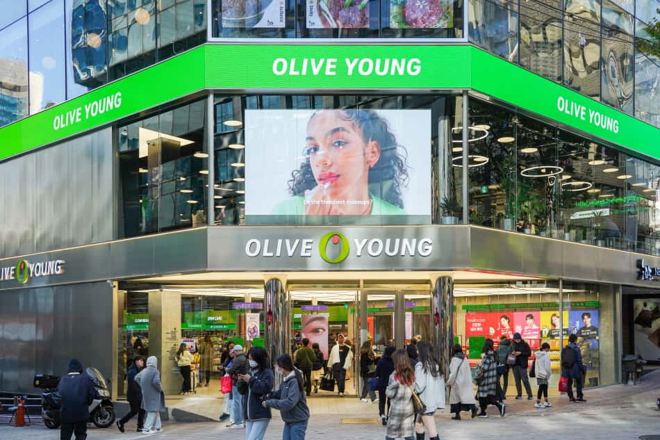 Rasakan Belanja K-Beauty Tanpa Repot dan Pengembalian Pajak Segera di OLIVE YOUNG MYEONGDONG GLOBALSTORE-05