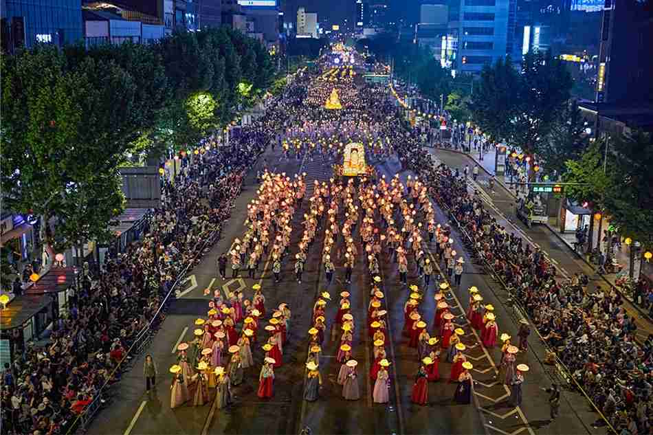 Festival Lentera Teratai, Merayakan Budaya Tradisional Buddha-02