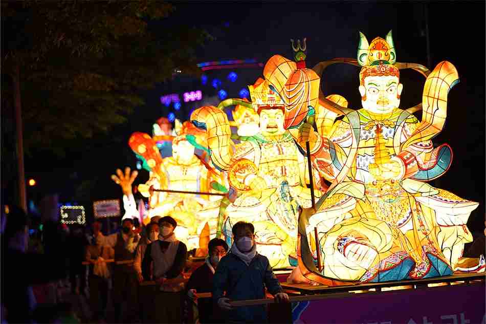 Festival Lentera Teratai, Merayakan Budaya Tradisional Buddha-04